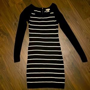 short dress with mesh sleeve